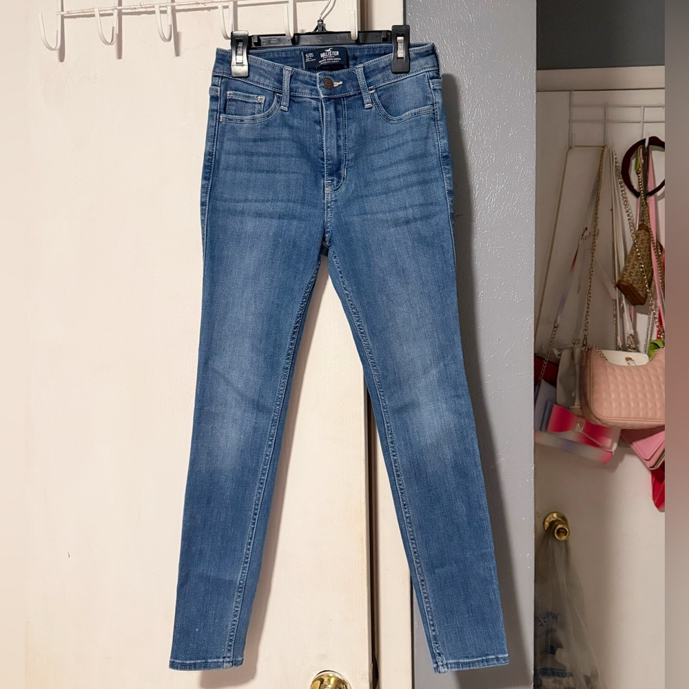 Hollister Light-Medium Wash Skinny Jeans